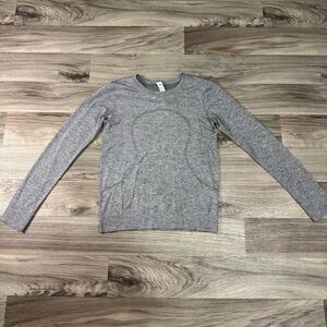 Lululemon Swiftly Relaxed Long-Sleeve Shirt Hip Length in Slate/White Size 4